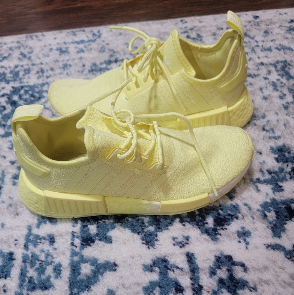 Neon yellow Adidas boost size 7